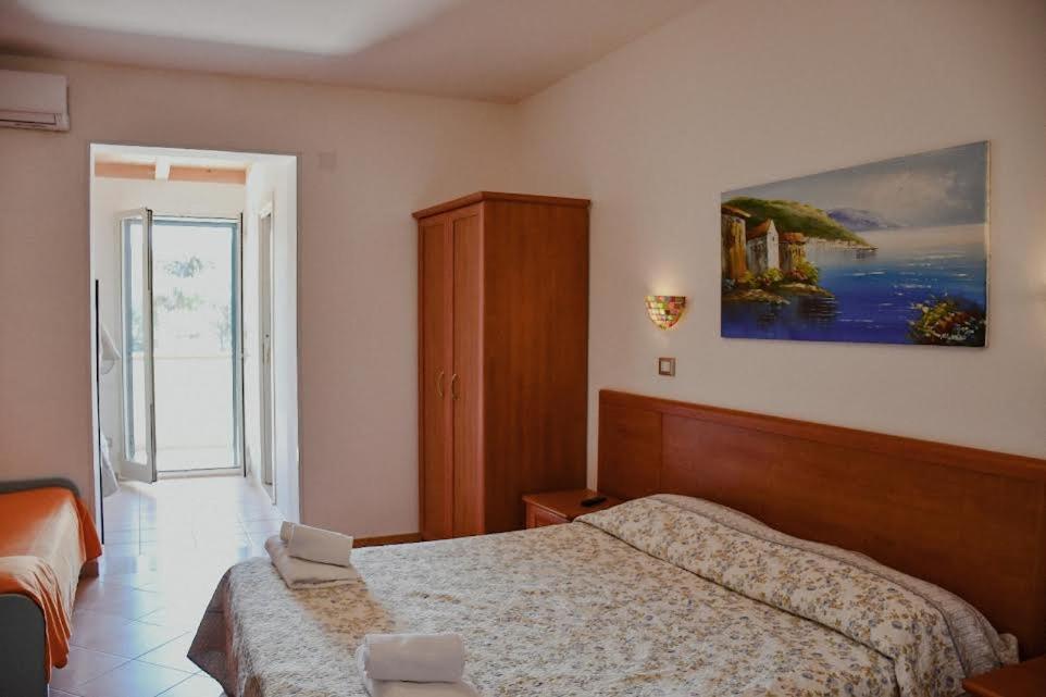 Vela Club Hotel & Appartamenti Rodi Garganico Exterior photo