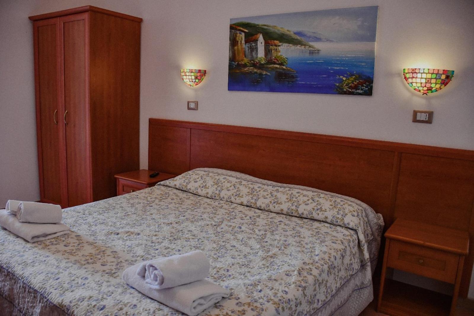 Vela Club Hotel & Appartamenti Rodi Garganico Exterior photo